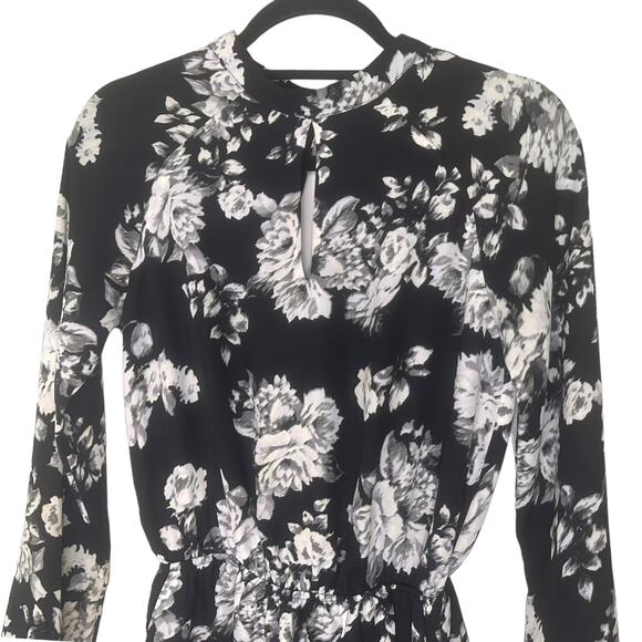Design Lab Romper High Neck Shorts Long Sleeve Floral Black Grey White XS NWOT - Picture 4 of 14
